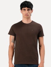 Camiseta Tommy Jeans Masculina Regular Jersey C-Neck Flag Marrom