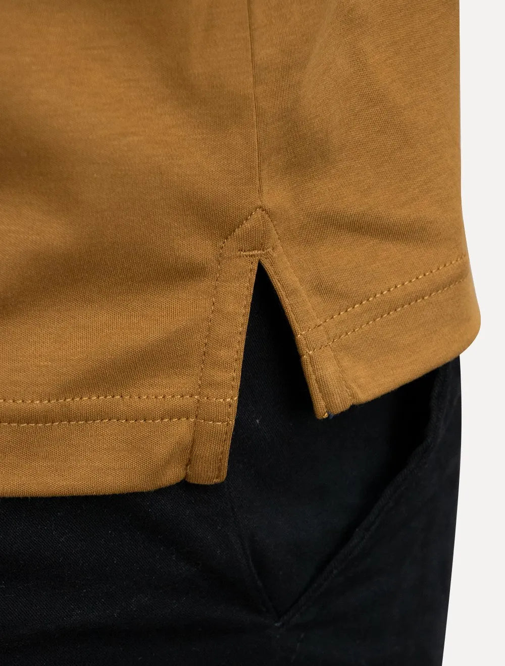 Polo Tommy Hilfiger Masculina Malha Liquid Cotton Essential Marrom