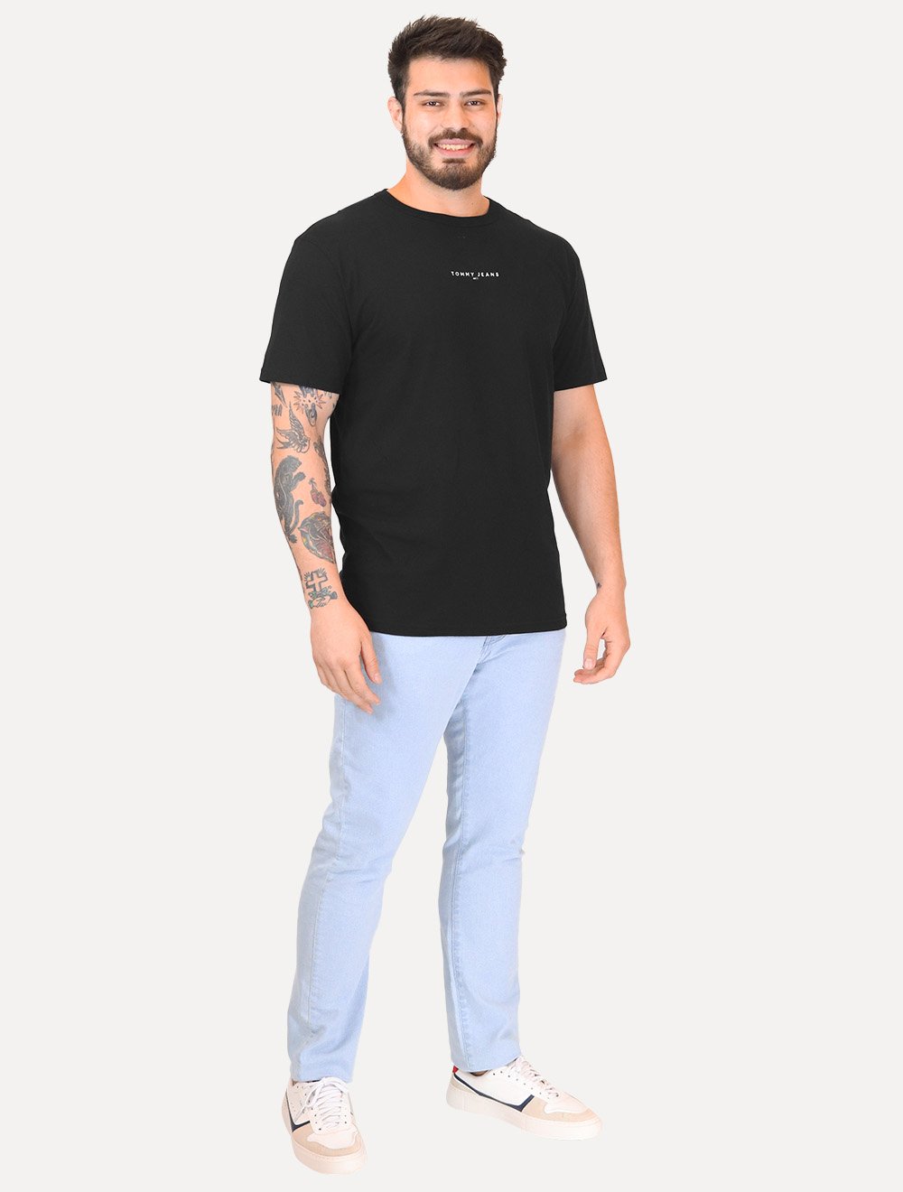 Camiseta Tommy Jeans Masculina Frontal Linear Logo Preta
