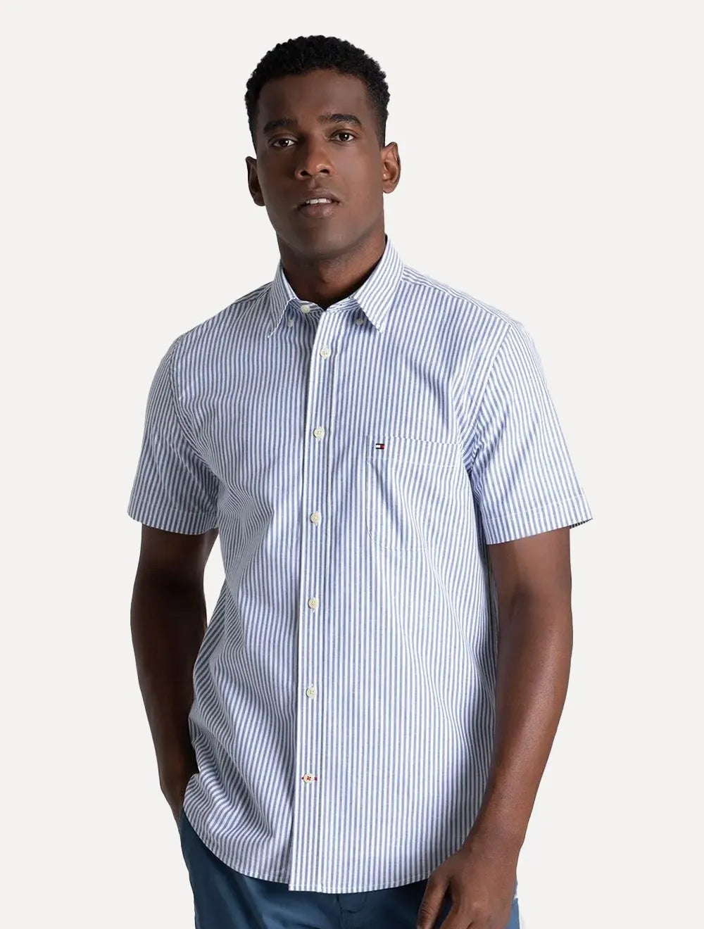 Camisa Tommy Hilfiger Masculina Manga Curta Regular Listrada Oxford Azul Médio