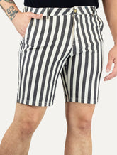 Bermuda Reserva Masculina Listrada Off-White/Preta