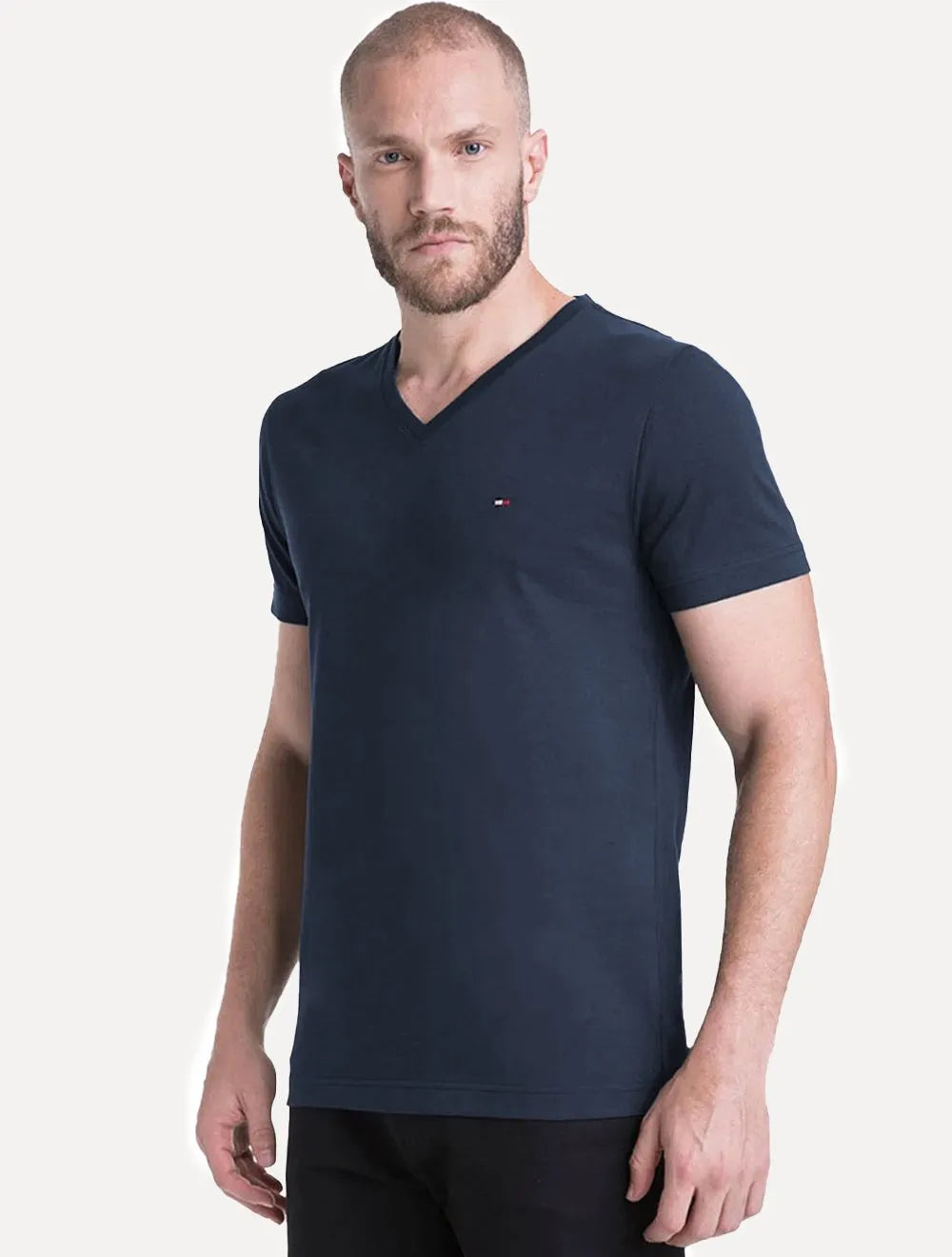 Camiseta Tommy Hilfiger Masculina Essential V-Neck Azul Marinho