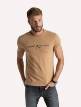 Camiseta Tommy Hilfiger Masculina Core Logo Tee Cáqui