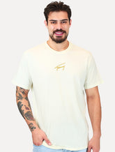 Camiseta Tommy Jeans Masculina Embroidered Signature Center Off-White