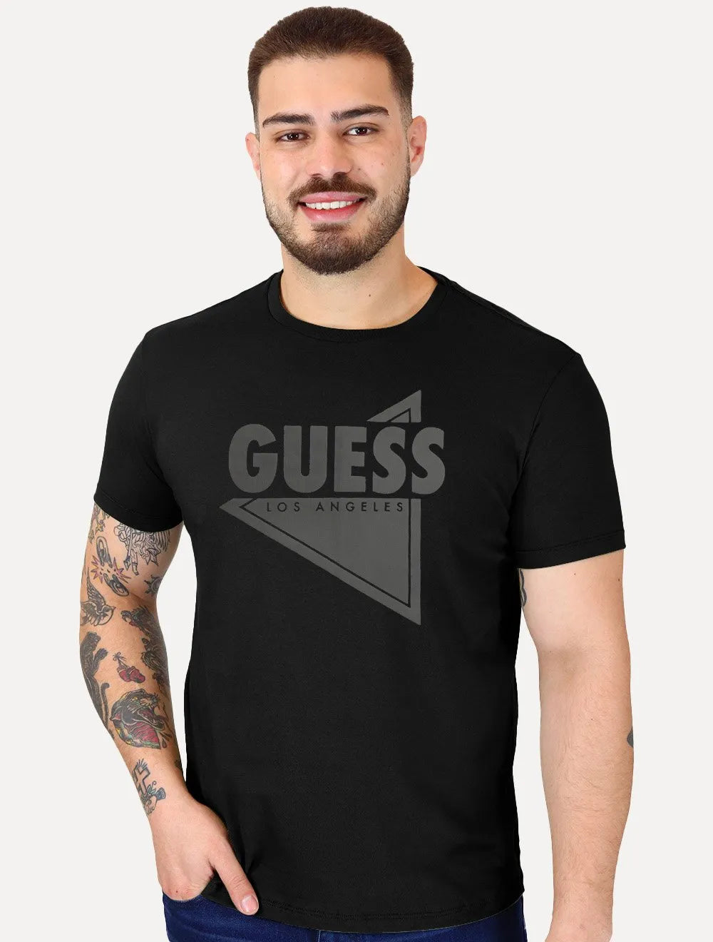 Camiseta Guess Masculina Los Angeles Triângulo Rubber Preta