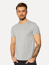 Camiseta Tommy Jeans Masculina Slim C-Neck Flag Cinza Mescla