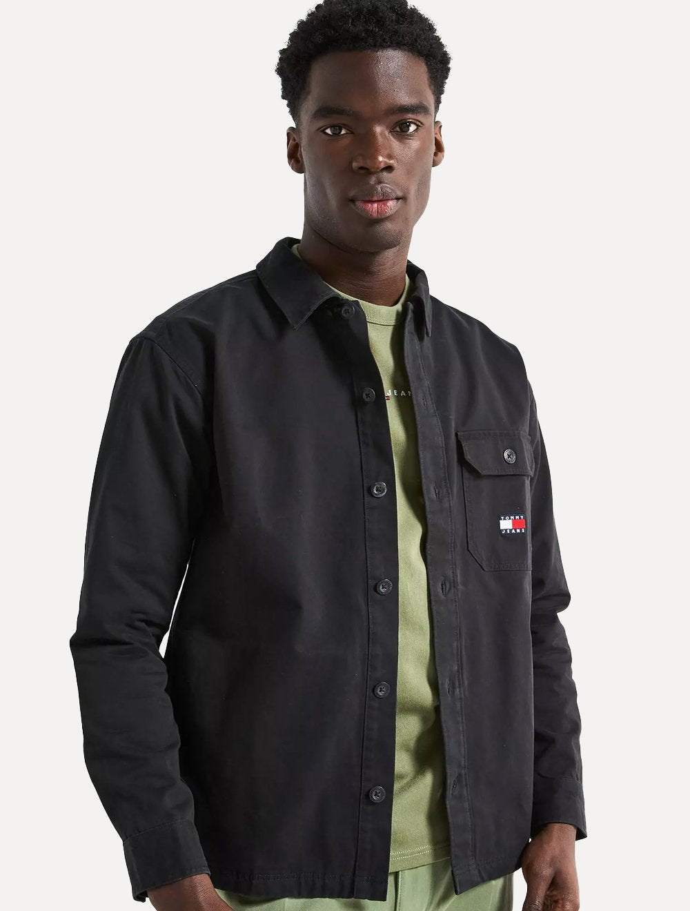 Camisa Tommy Jeans Masculina Regular Essential Solid Pocket Preta