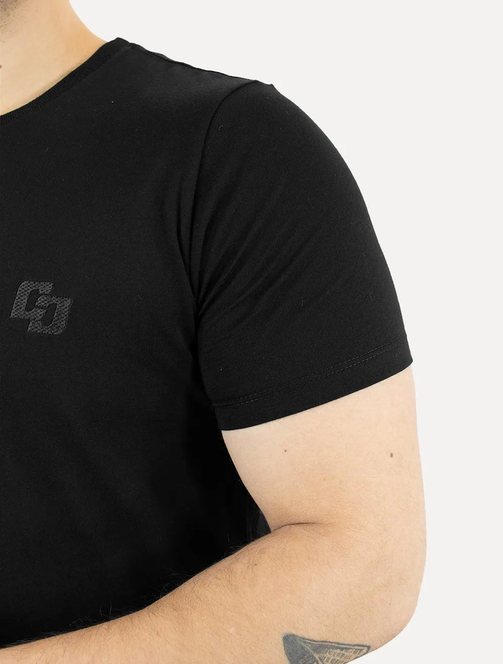 Camiseta Colcci Masculina Slim Crewneck Texture Logo Preto