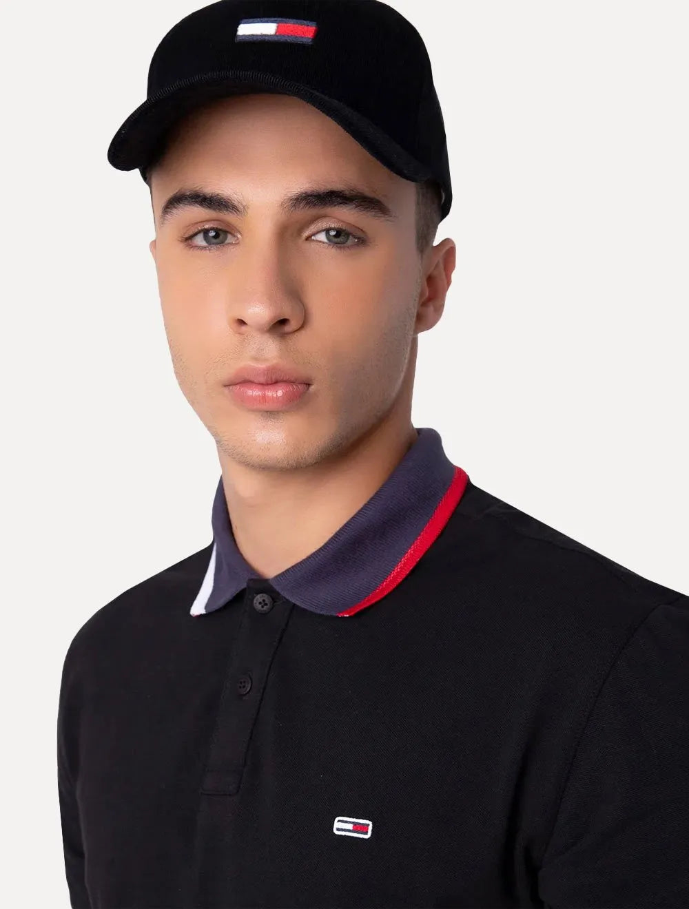 Polo Tommy Jeans Masculina Regular Flag Neck Preta