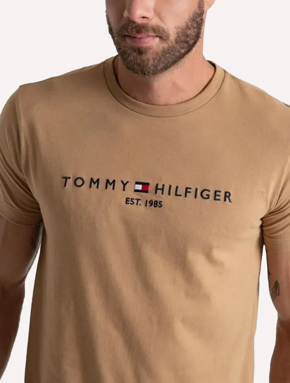 Camiseta Tommy Hilfiger Masculina Core Logo Tee Cáqui