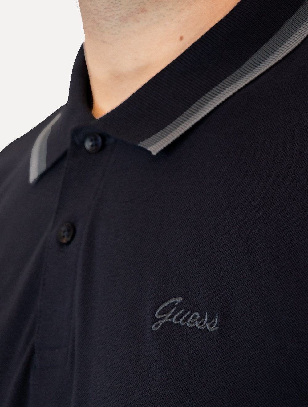 Polo Guess Masculina Piquet Friso Bordado Cursivo Azul Marinho