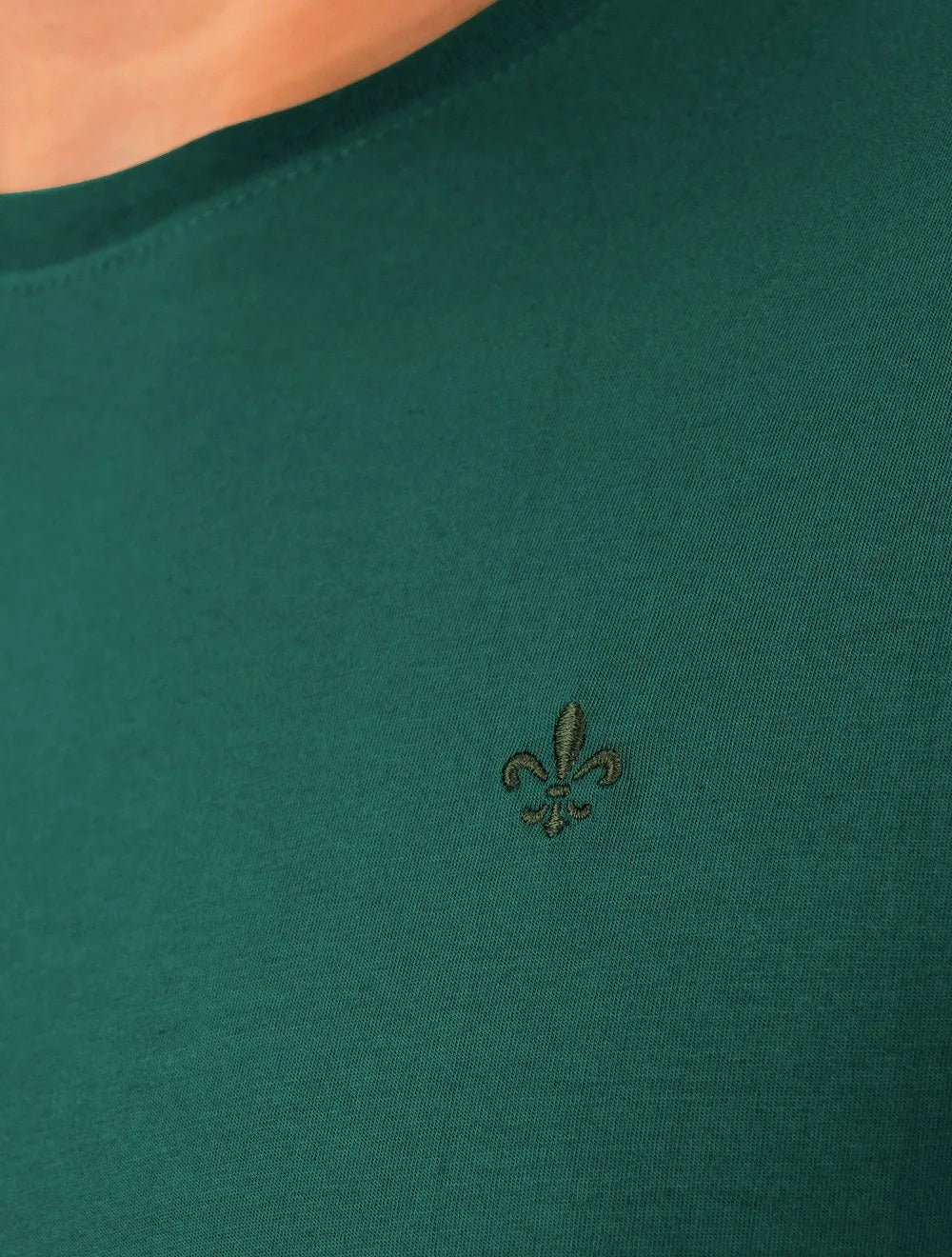 Camiseta Dudalina Masculina Essentials Modal Logo Verde Escuro