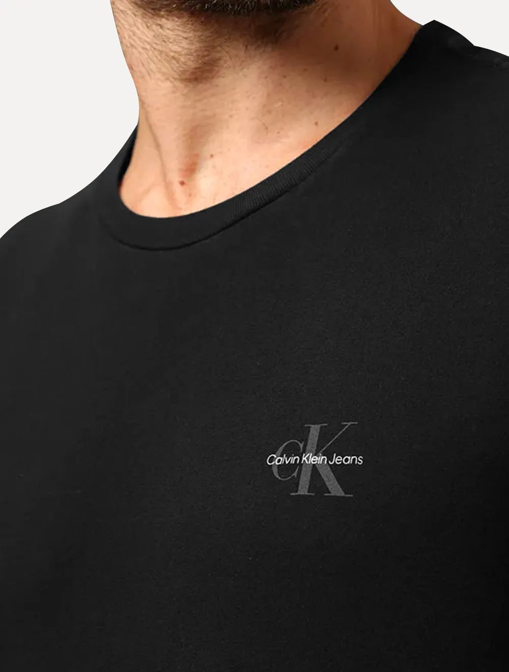 Camiseta Calvin Klein Jeans Masculina New Mono Logo Re Issue Preta
