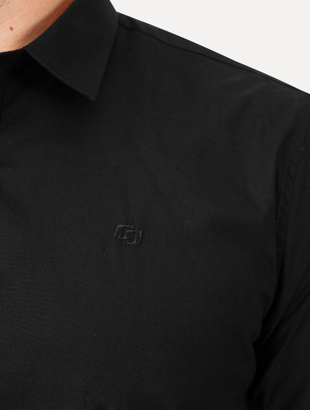 Camisa Colcci Masculina Slim Fit Básica Logo Preto
