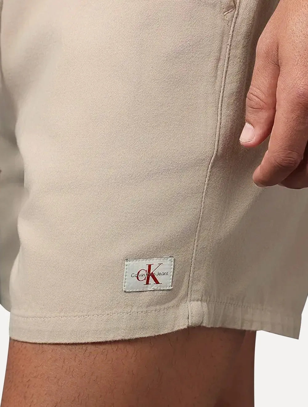 Short Calvin Klein Jeans Masculino Color Cós Elástico Cáqui Claro