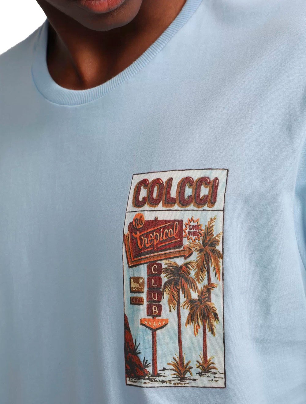 Camiseta Colcci Masculina Regular Tropical Club Azul Claro