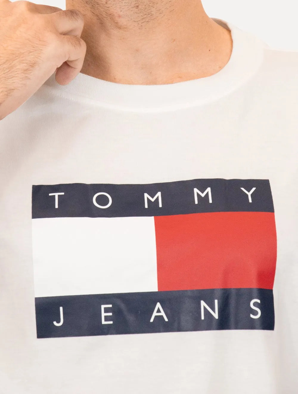 Camiseta Tommy Jeans Masculina Regular Skate Flag Branca