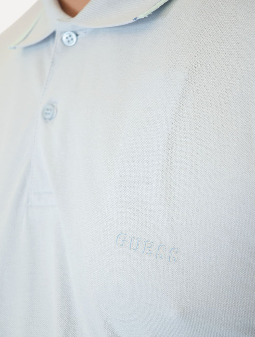 Polo Guess Masculina Piquet Frieze Logo Relief Azul Claro