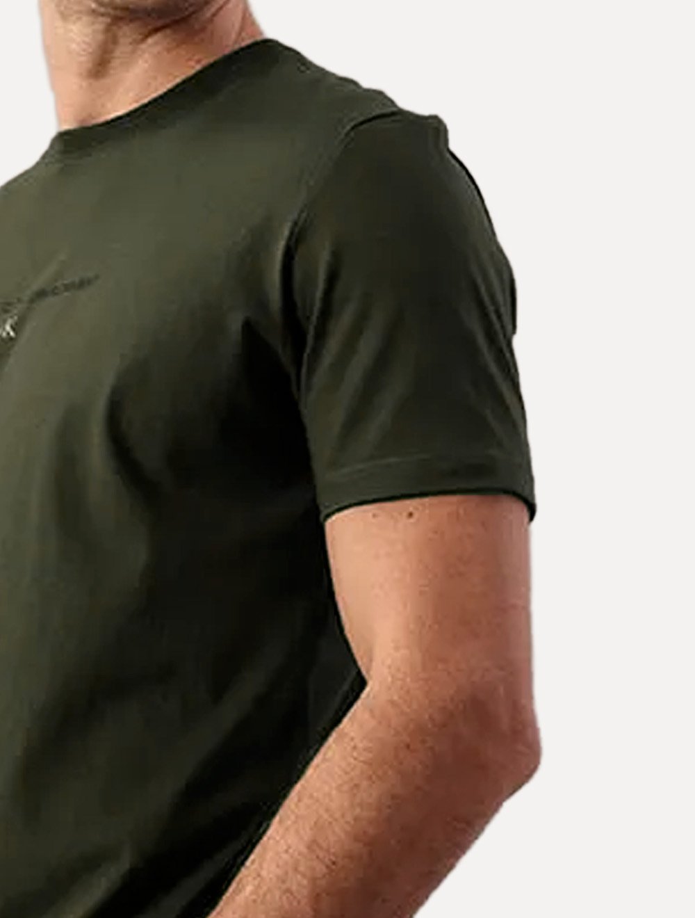 Camiseta Calvin Klein Jeans Masculina Committed to the Environment Verde Militar