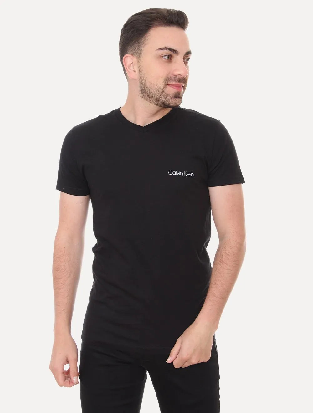 Camiseta Calvin Klein Swimwear Masculina V-Neck Slim Fit Logo Preta