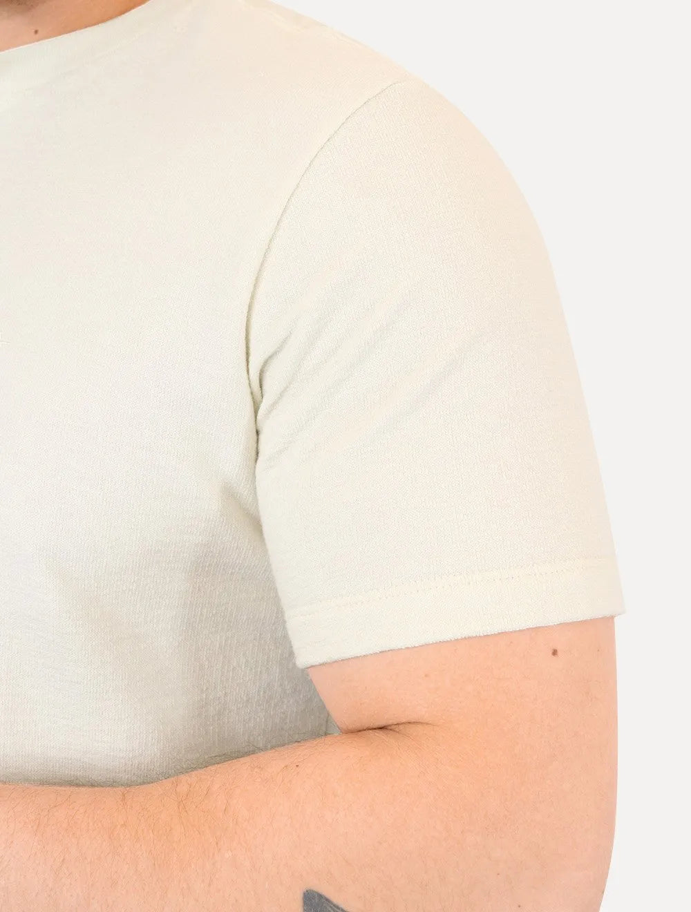 Camiseta Aramis Masculina Regular Gola Portuguesa Tricot Off White