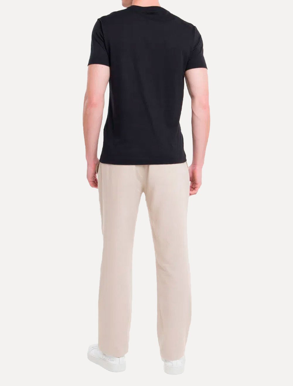 Camiseta Calvin Klein Masculina V-Neck Logo Flamê Preta