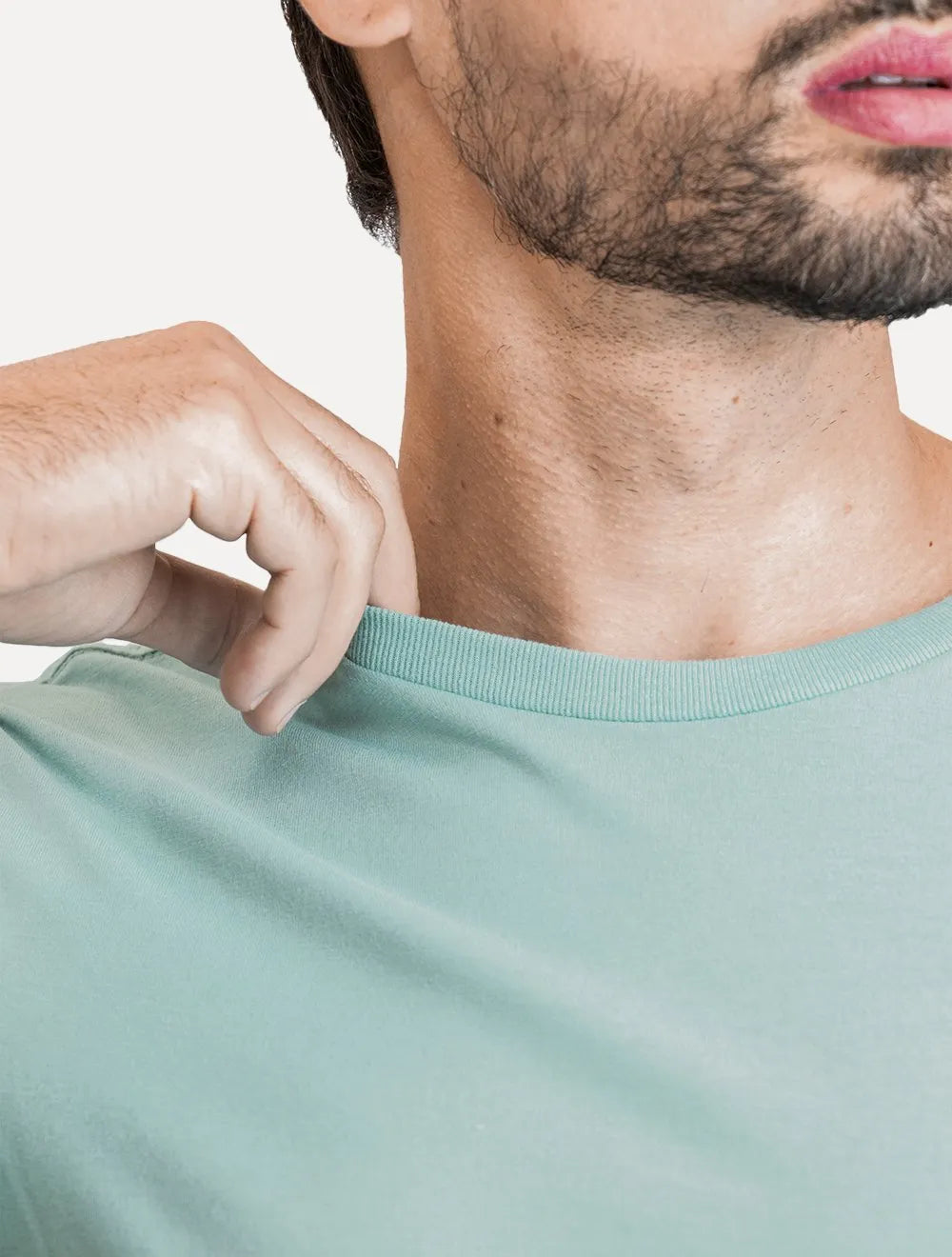 Camiseta Levis Masculina Slim Tab Lisa Aquifer Azul Ciano