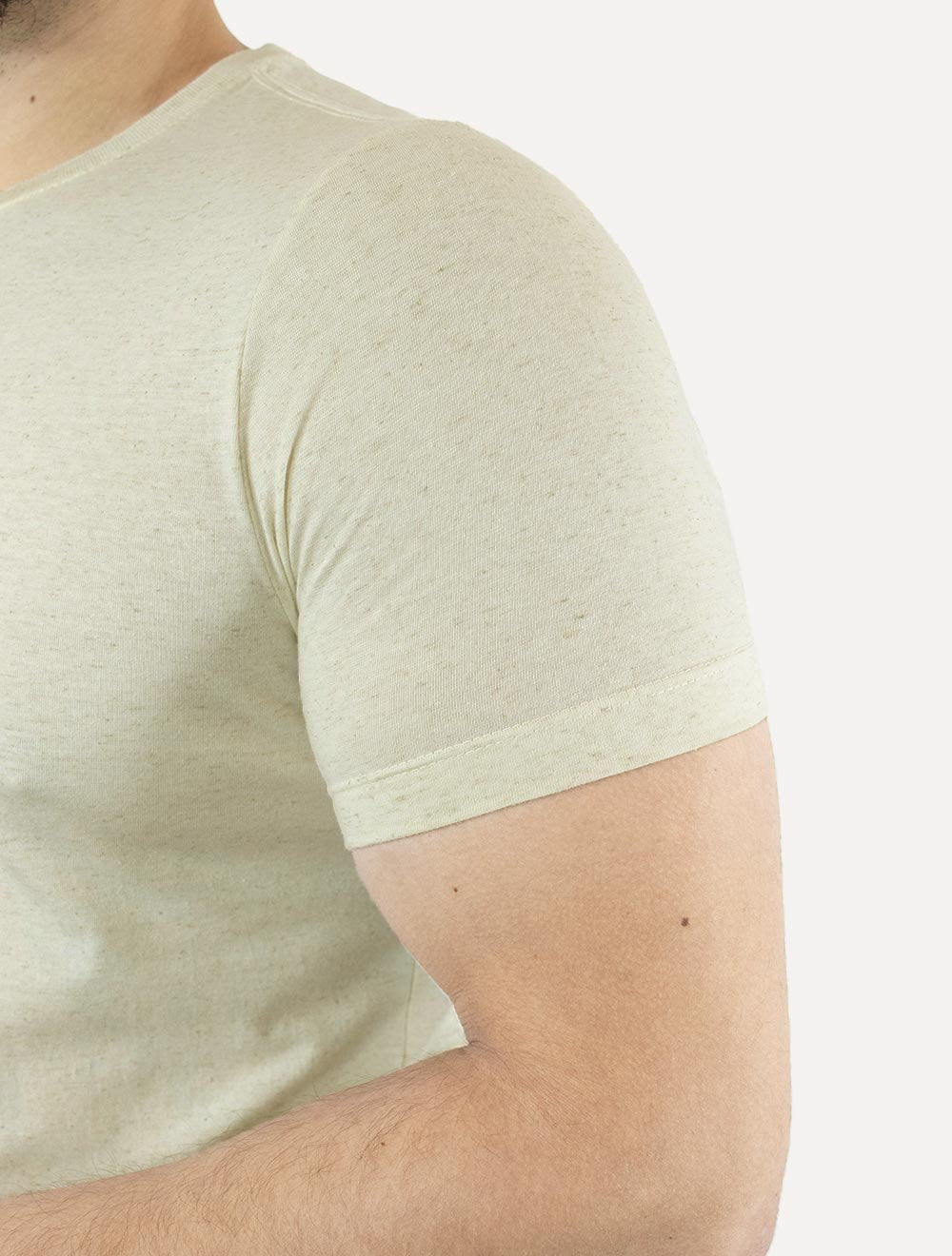 Camiseta Individual Slim Malha Linho Estampa Cáqui Claro Mescla