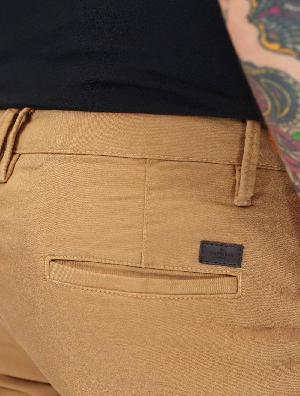 Calça Dudalina Masculina Sarja Slim Faca Color Caramelo