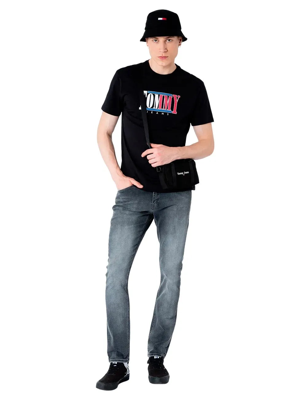 Camiseta Tommy Jeans Masculina RWB Centered Logo Preta