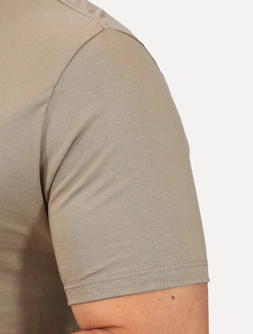 Camiseta Calvin Klein Jeans Masculina Logo Leather Center Marrom Claro