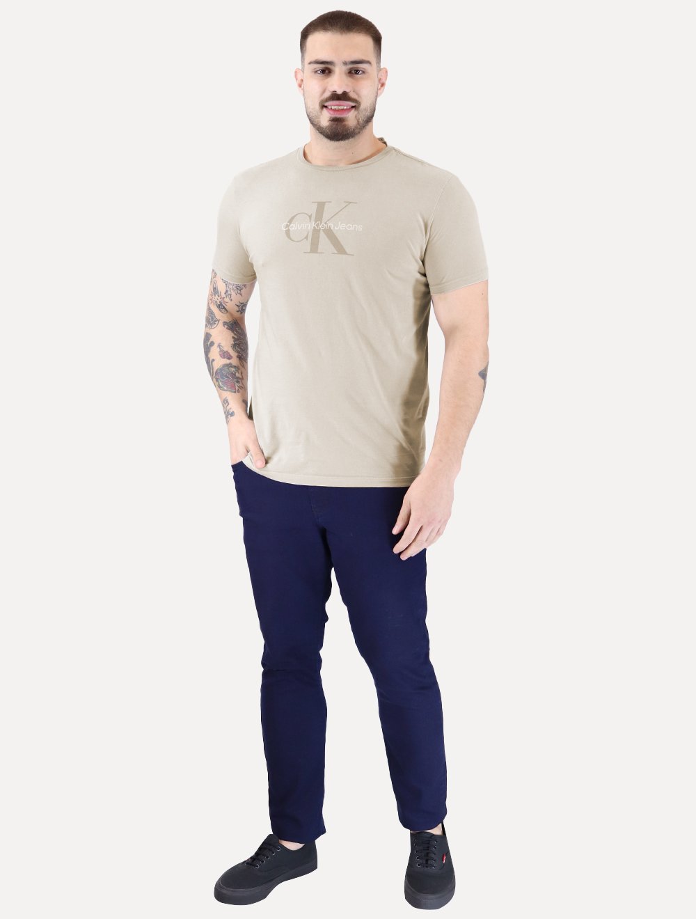 Camiseta Calvin Klein Jeans Masculina New Re Issue Frontal Logo Areia