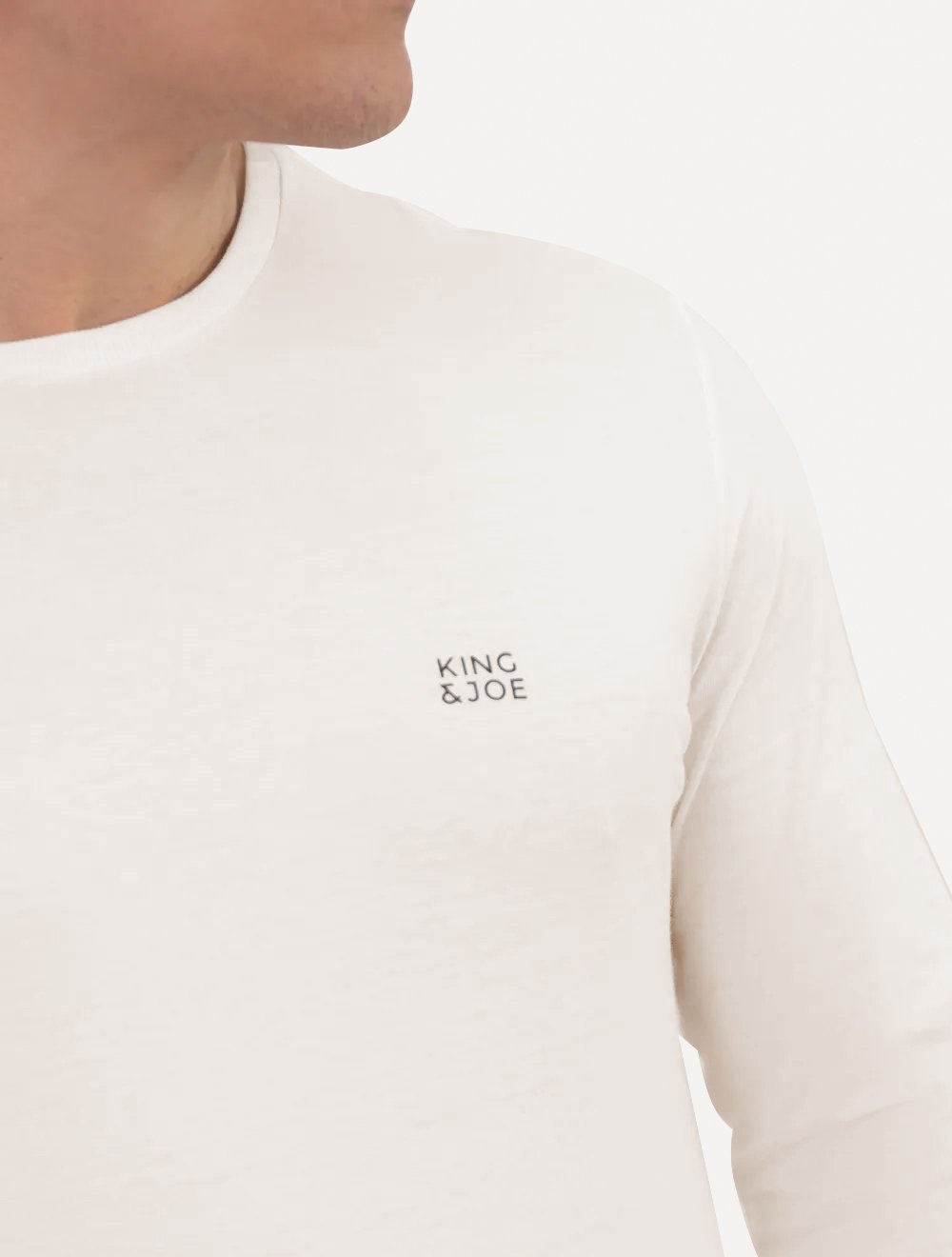 Camiseta King & Joe Masculina Manga Longa Basic Dark Small Logo Off-White