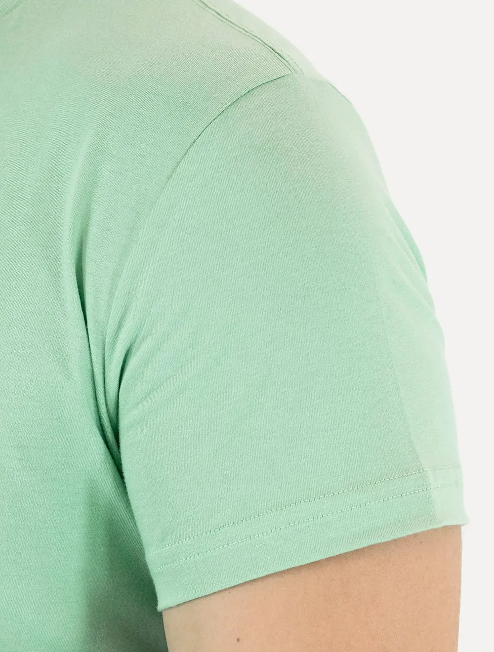 Camiseta Tommy Hilfiger Masculina Essential V-Neck Verde Claro