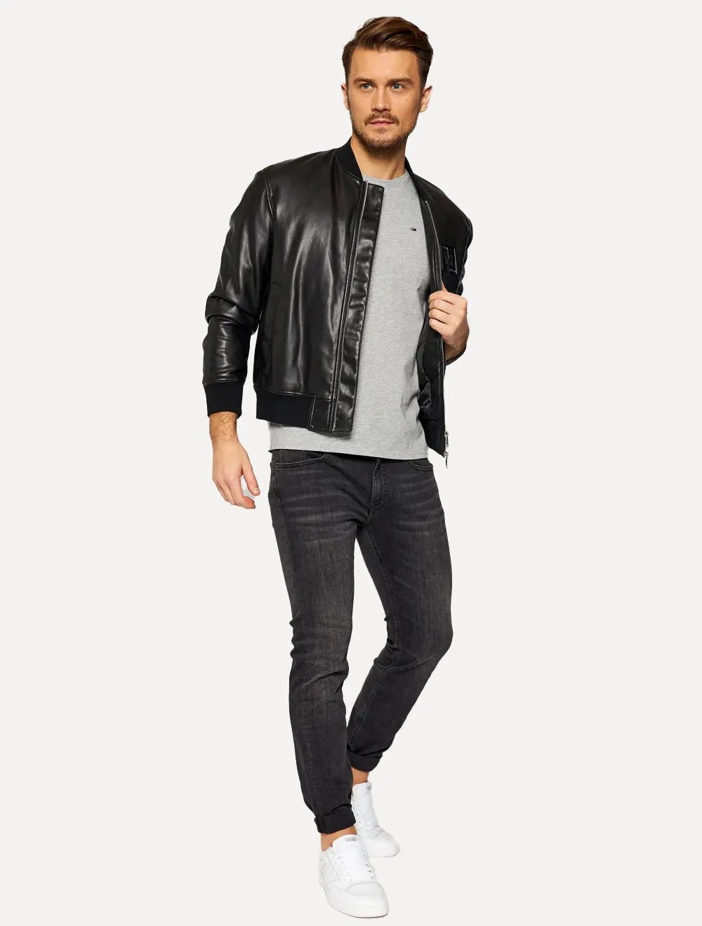 Camiseta Tommy Jeans Masculina Slim C-Neck Flag Cinza Mescla