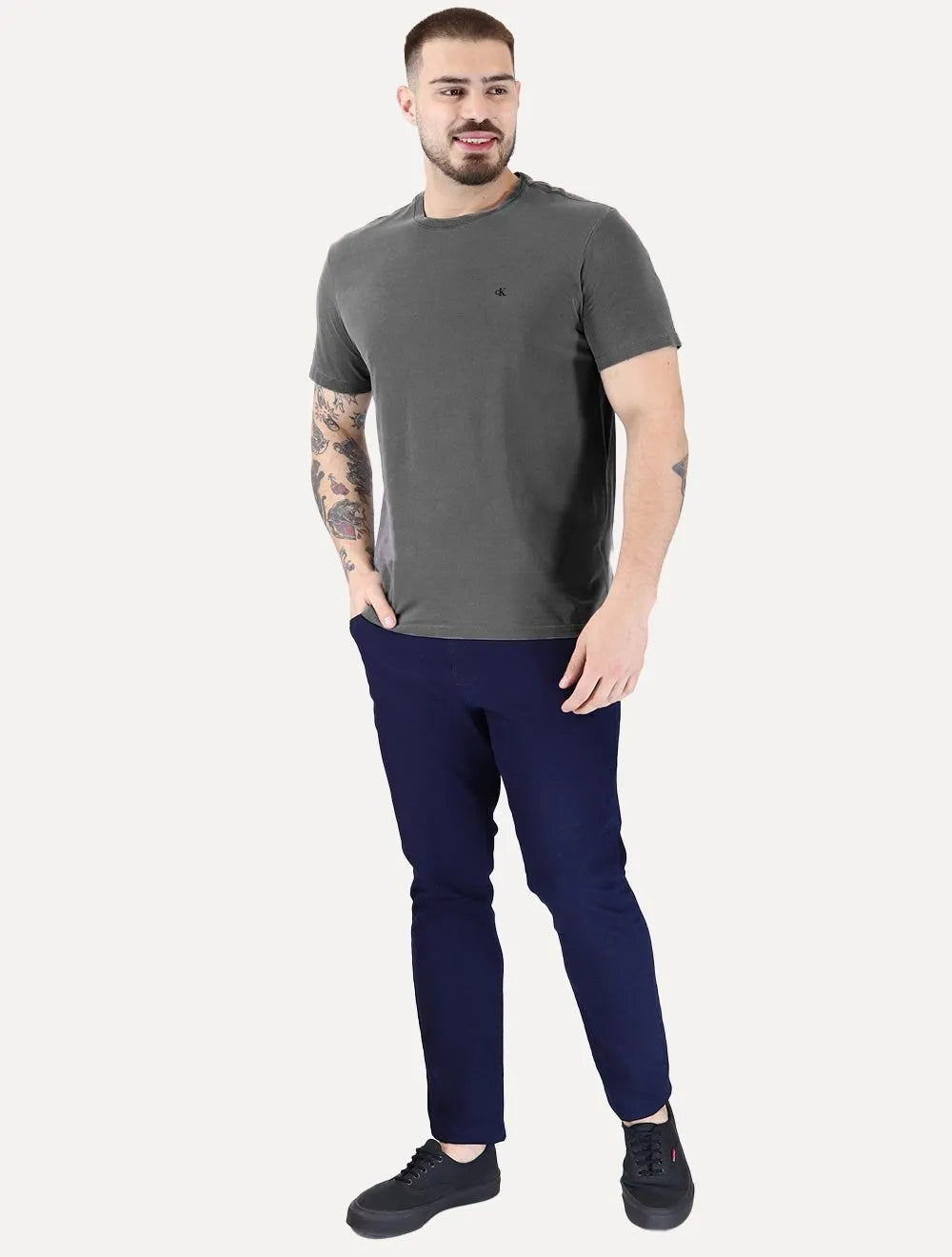 Camiseta Calvin Klein Jeans Masculina Monogram Logo Pigmento Chumbo