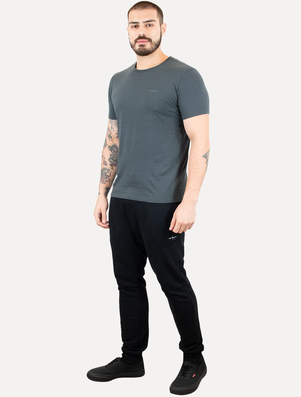 Camiseta Calvin Klein Jeans Masculina Light New Logo Chumbo