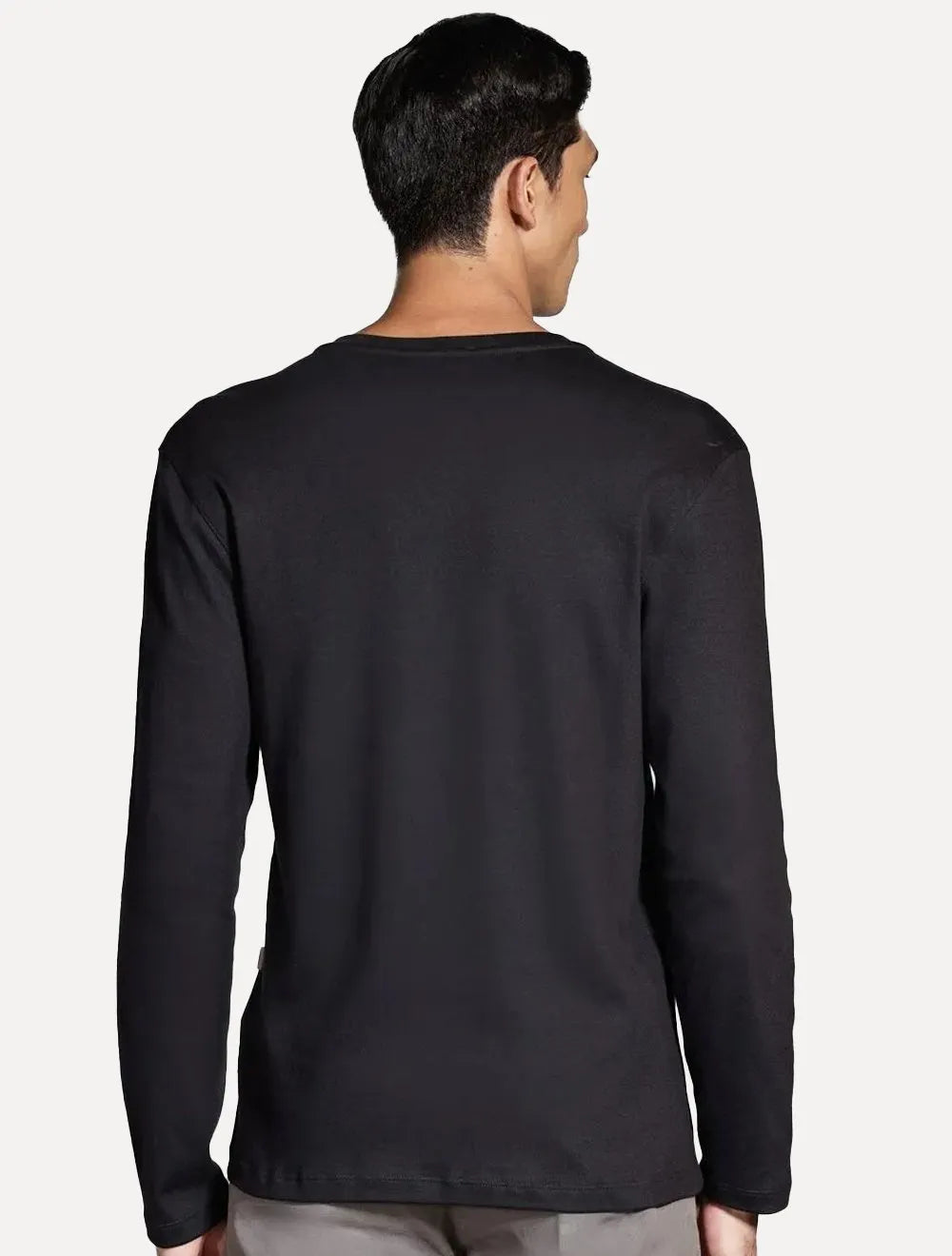 Camiseta Aramis Masculina Manga Longa Gola Portuguesa Suedine Preta