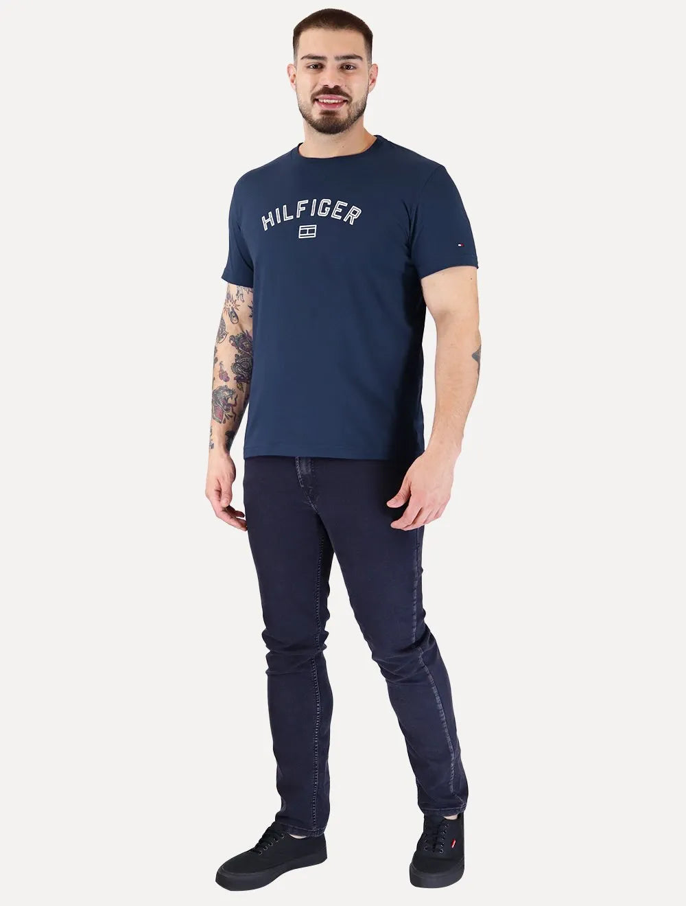 Camiseta Tommy Hilfiger Masculina Outline Arc Script Azul Marinho