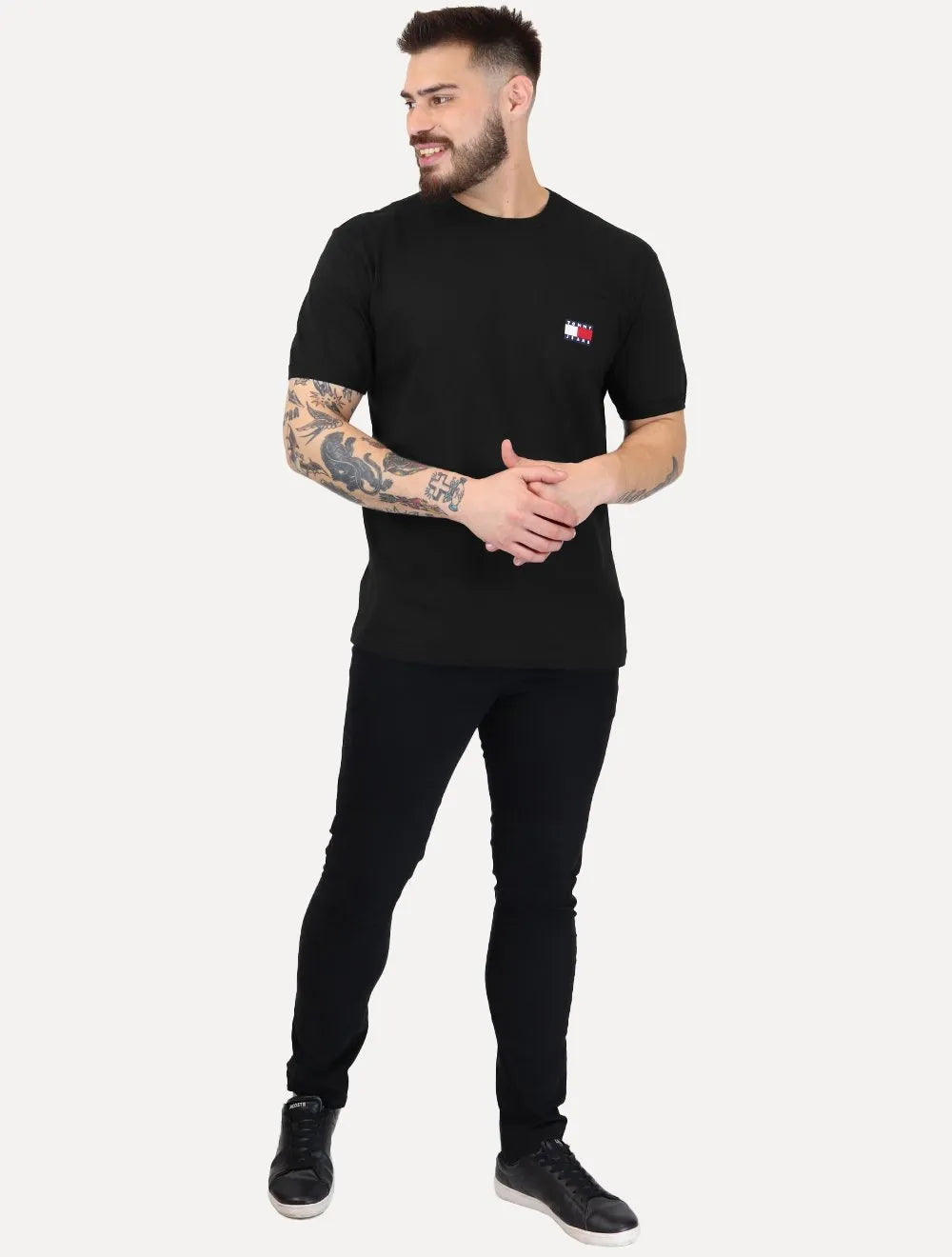 Camiseta Tommy Jeans Masculina Regular Flag Badge Pocket Preta