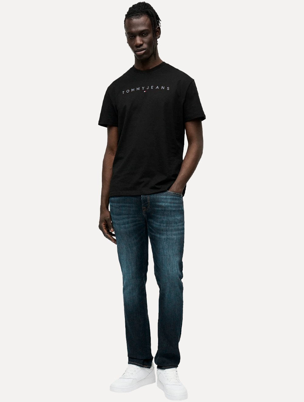Camiseta Tommy Jeans Masculina Core Linear Blue Logo Preta
