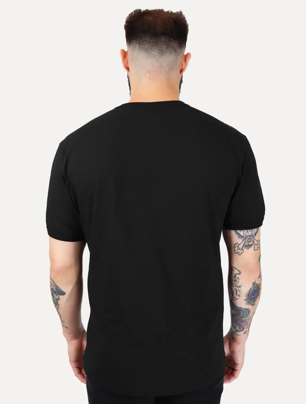Camiseta Tommy Jeans Masculina Regular Flag Badge Pocket Preta