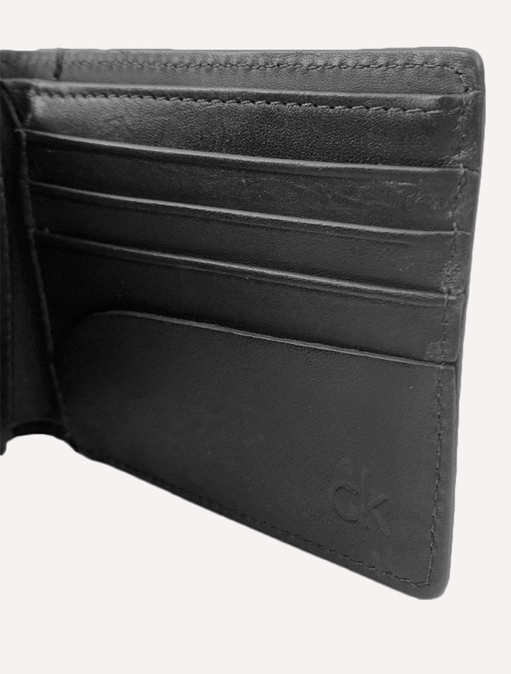 Carteira Calvin Klein Couro Horizontal Logo Floater Preta