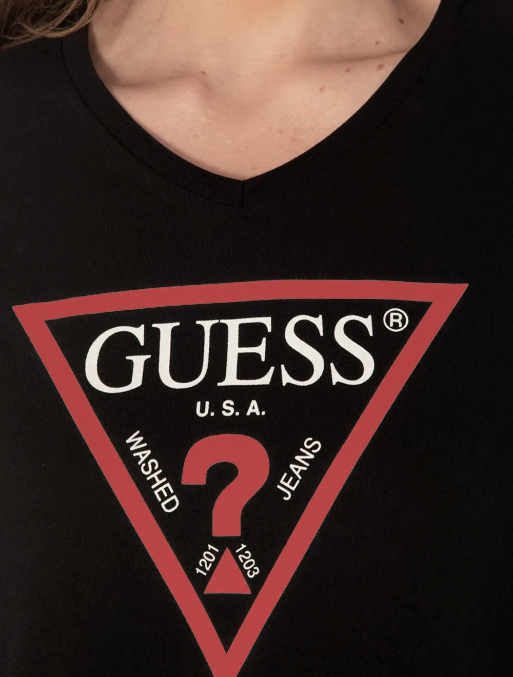 Camiseta Guess Feminina Classic Trand Mark Logo Preta