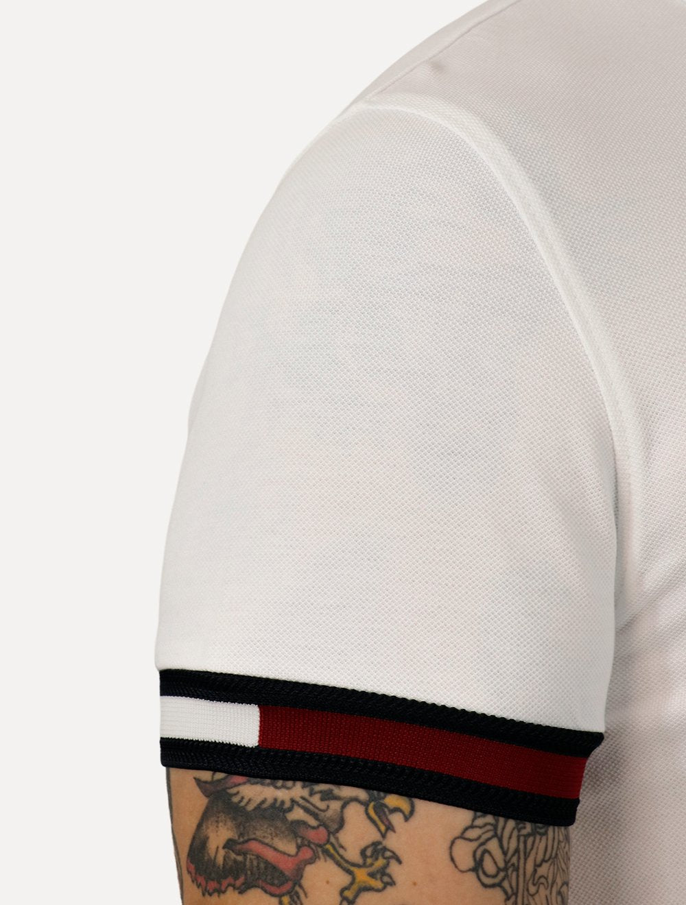 Polo Tommy Hilfiger Masculina Slim Piquet Classic Flag Cuff Branca
