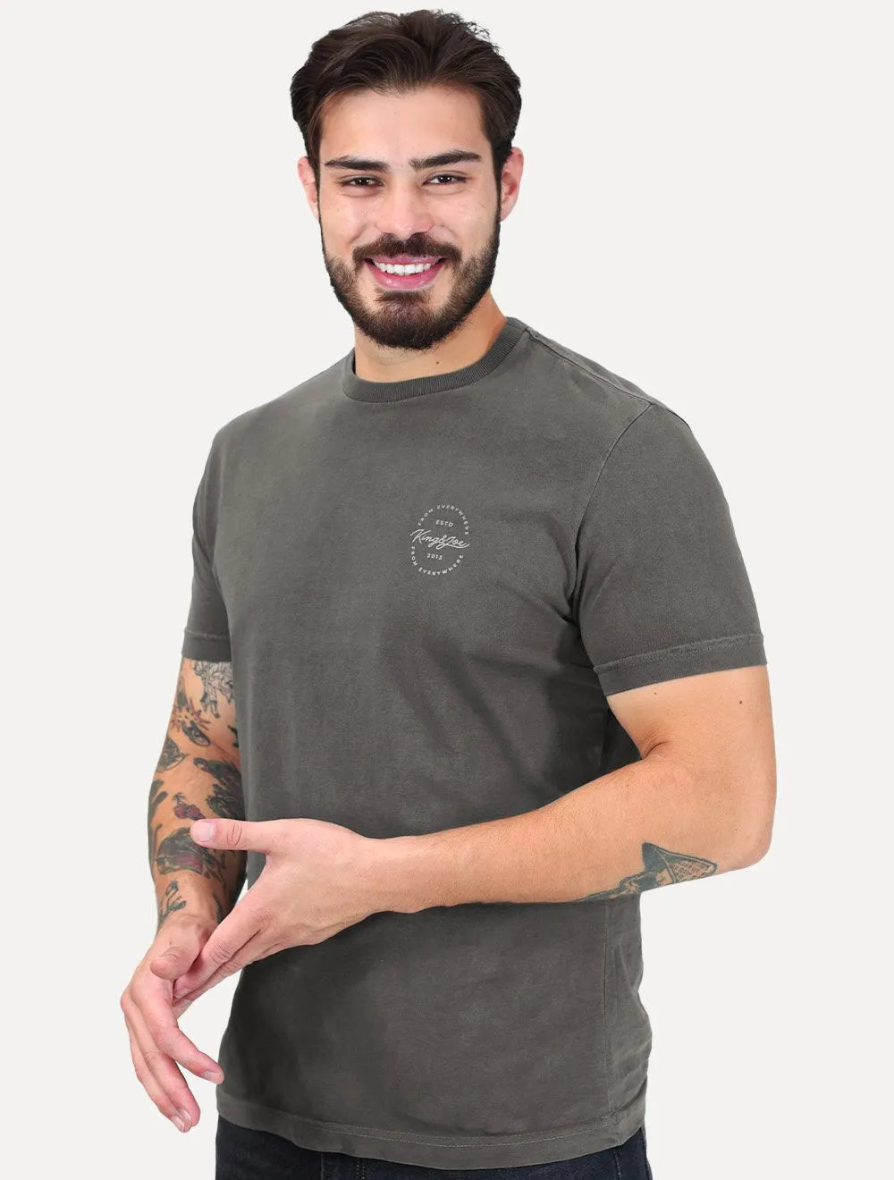 Camiseta King & Joe Masculina Signature Circle Estonada Light Peito Cinza