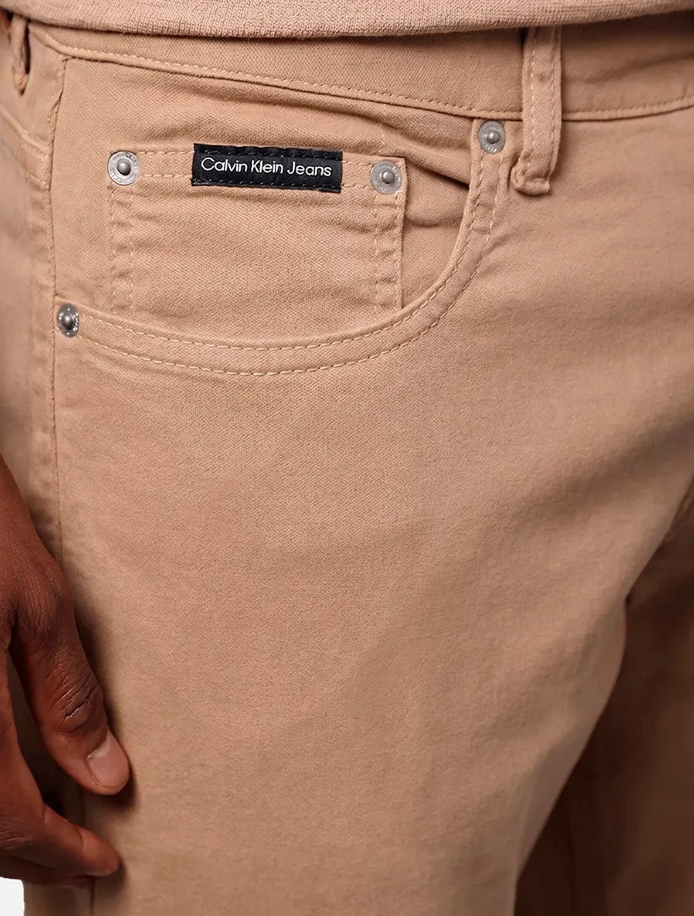 Calça Calvin Klein Jeans Masculina Slim Color Sarja Stretch Cáqui Médio