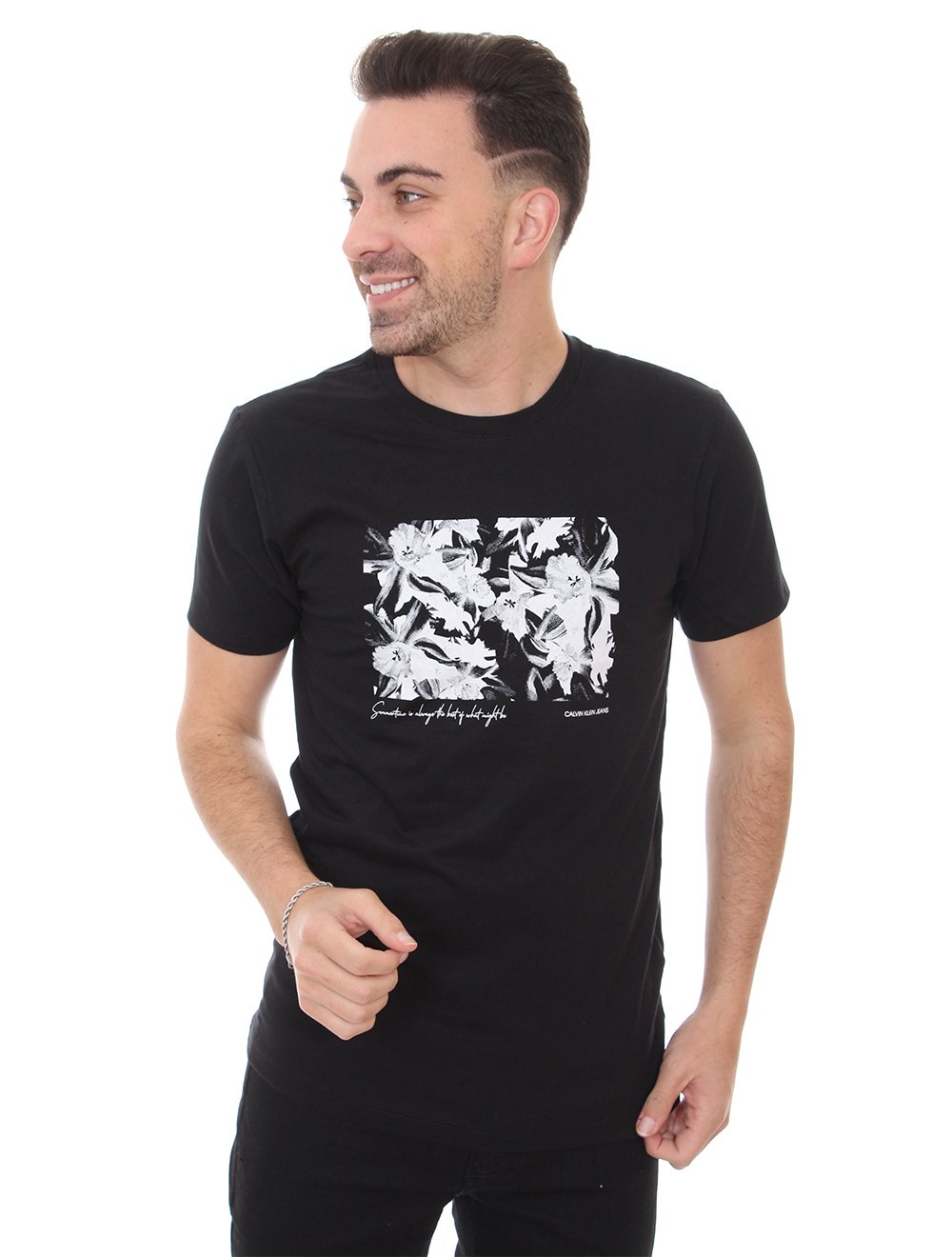 Camiseta Calvin Klein Jeans Masculina Floral Summertime Preta