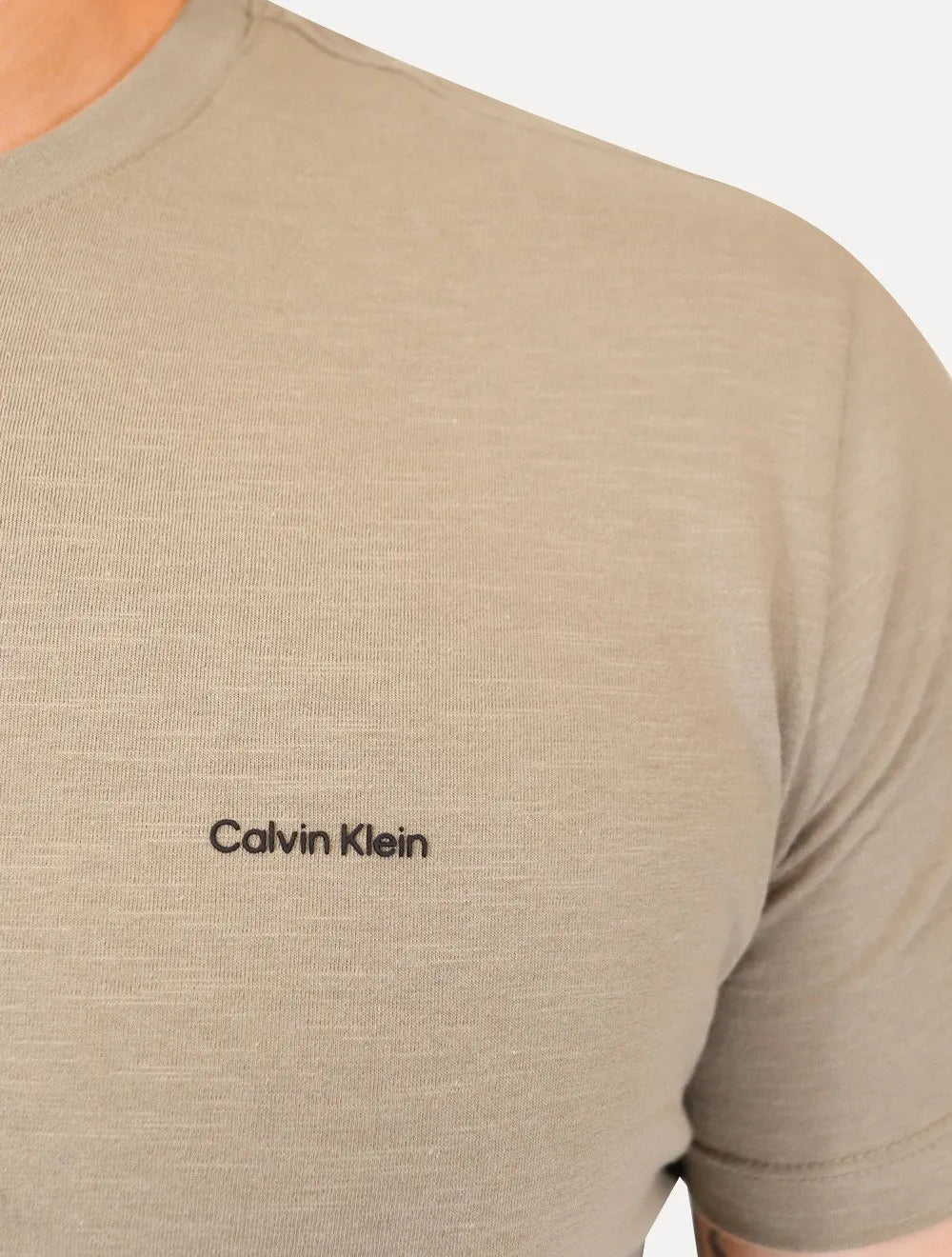 Camiseta Calvin Klein Masculina Flame New Logo Cáqui Médio