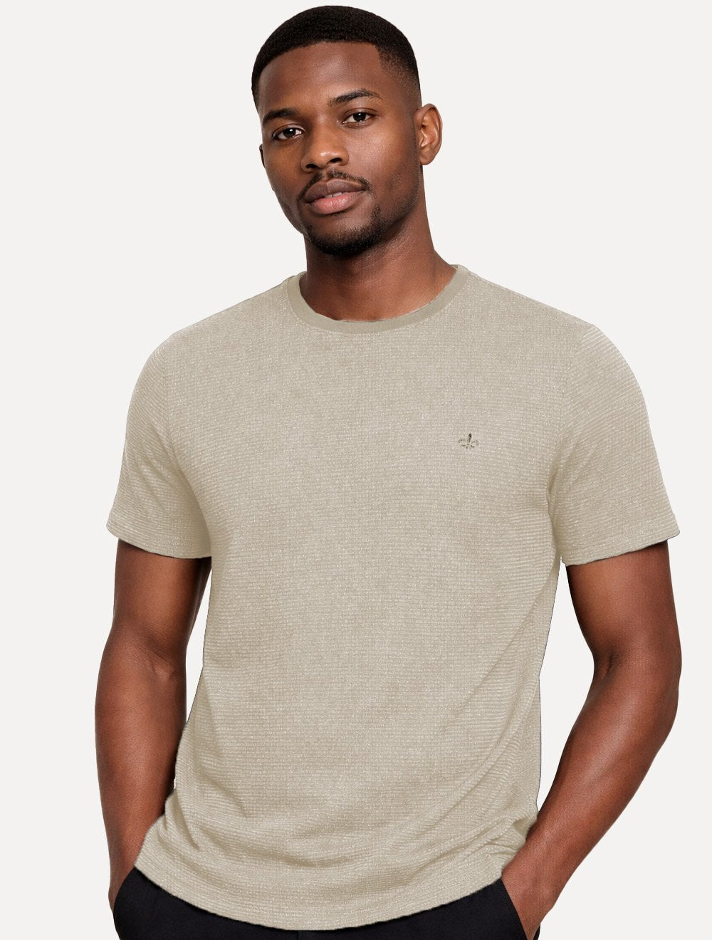 Camiseta Dudalina Regular Fit Listras Relevo Cáqui Claro